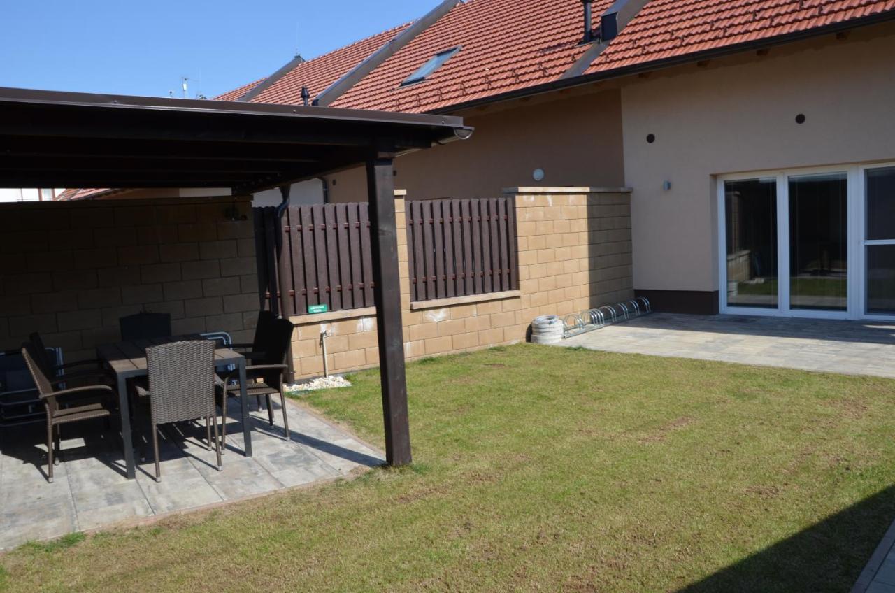 Apartmany Za Dvorem Velké Pavlovice Zewnętrze zdjęcie