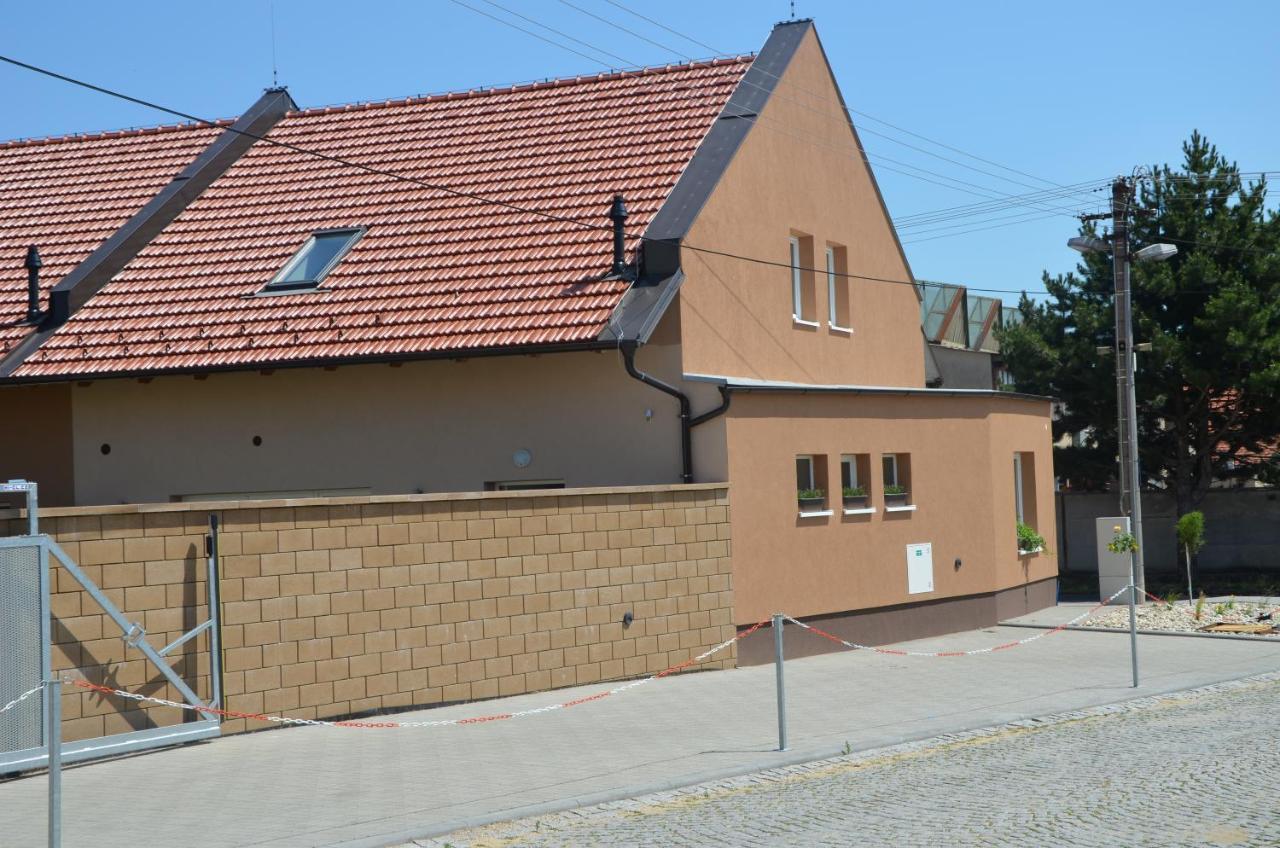 Apartmany Za Dvorem Velké Pavlovice Zewnętrze zdjęcie