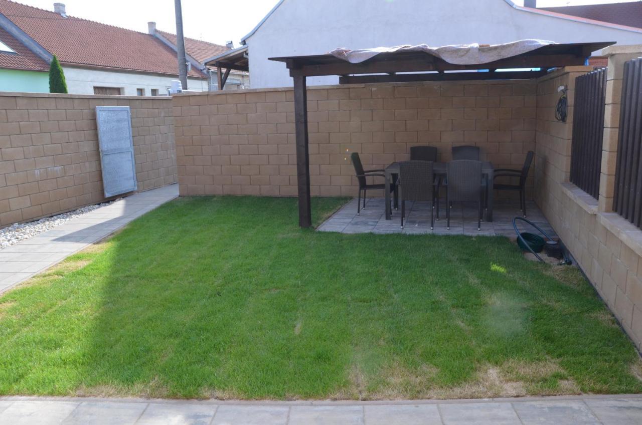 Apartmany Za Dvorem Velké Pavlovice Zewnętrze zdjęcie