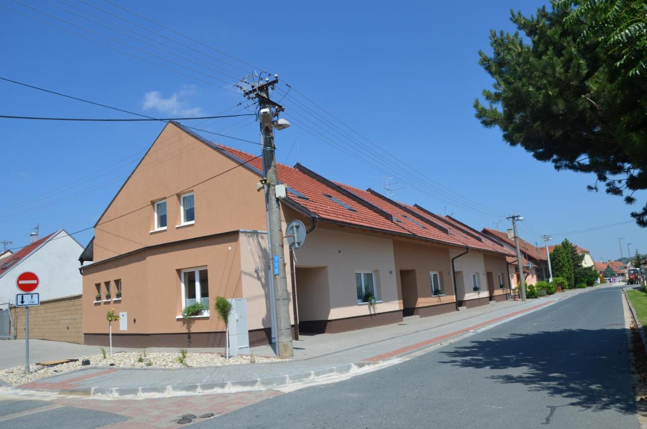 Apartmany Za Dvorem Velké Pavlovice Zewnętrze zdjęcie