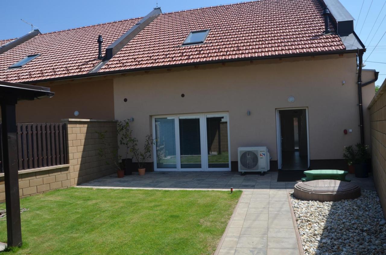 Apartmany Za Dvorem Velké Pavlovice Zewnętrze zdjęcie